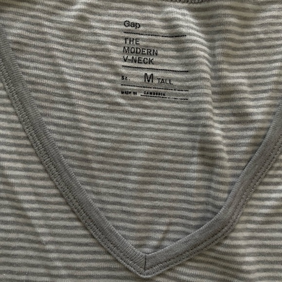 Gap Vintage Wash Stripe V-Neck T-Shirt Gray Striped Womens Top Cotton Casual M - Picture 3 of 4